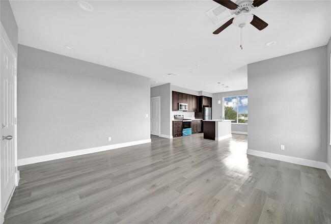 Building Photo - 1100 Hwy 90 W