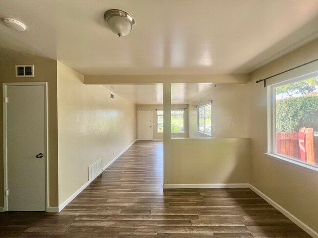 Building Photo - 2541-2543 Monticello Way
