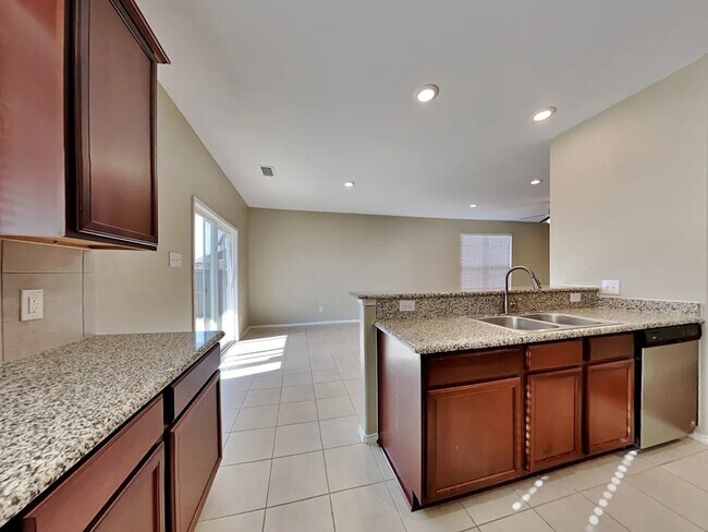 Foto del edificio - 2103 Slow Stream Dr