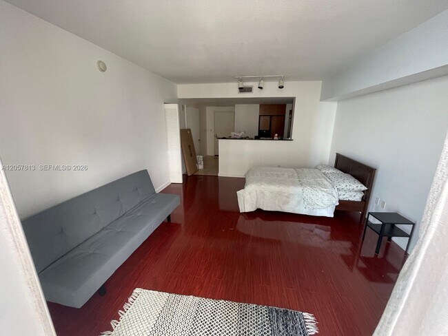 Foto del edificio - 335 S Biscayne Blvd