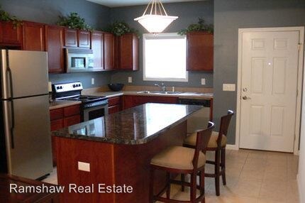 Primary Photo - 3 br, 2.5 bath Apartment - 510 S. Mattis