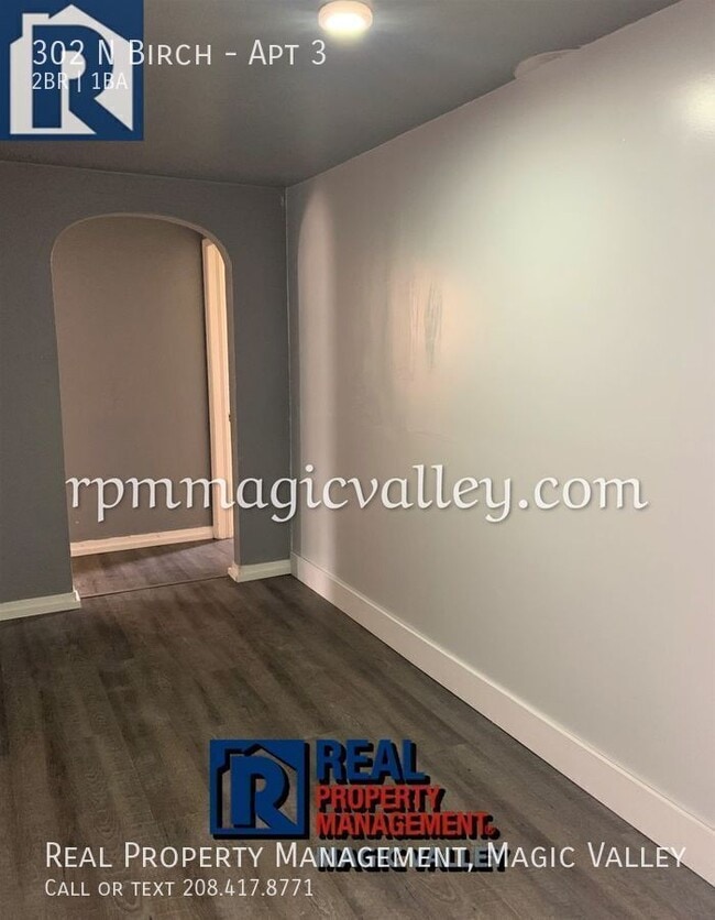 Building Photo - 302 N Birch-Apt 3