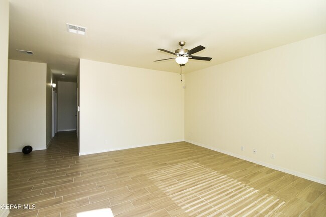 Building Photo - 902 Bromyard