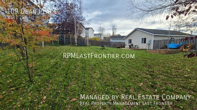 Building Photo - Remodeled Two Bedroom Two Bath Home with O...