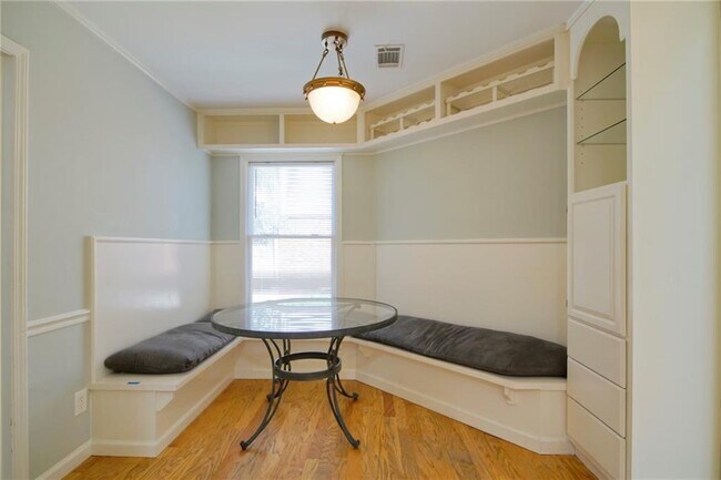 Building Photo - 1813 Rockridge Pl NE
