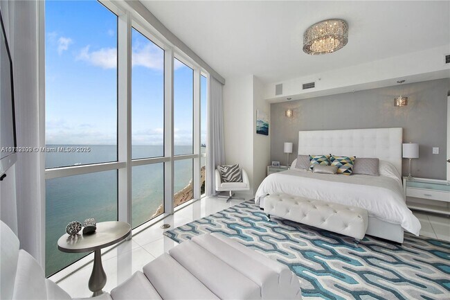 Foto del edificio - 18101 Collins Ave