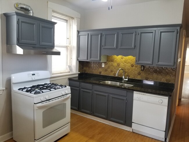 Foto del edificio - 4037 N Long Ave