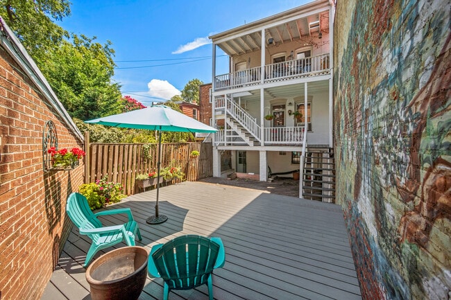 Amazing rear yard - 710 Maryland Ave NE