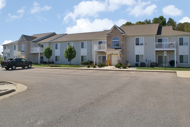 Saddleback Ranch Apartments Apartments Charlotte, MI