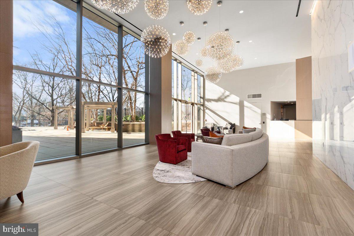 Foto principal - 4620 N Park Ave