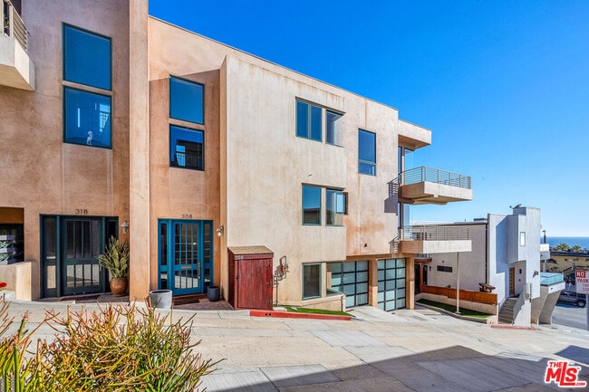 Building Photo - 308 Gull St