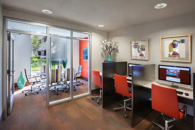 Foto del edificio - 1410 N Burling St