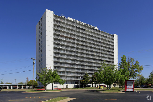 Primary Photo - Mid-Town Apartments