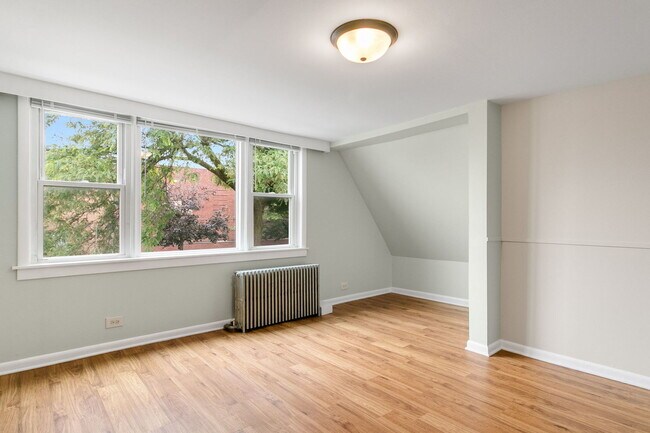 Foto del edificio - 1342 Circle Ave
