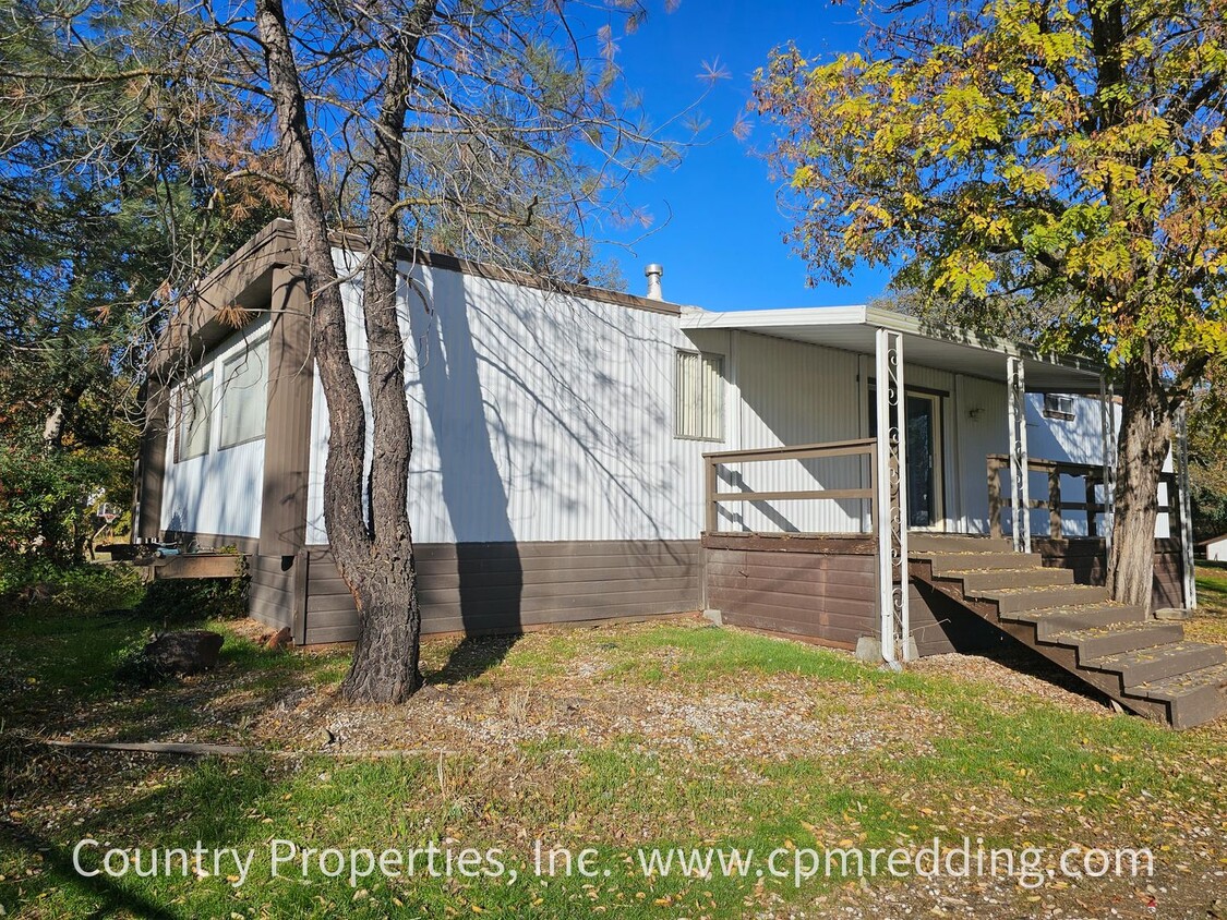 Foto principal - Spacious 3/2 Country Living Close to Town!