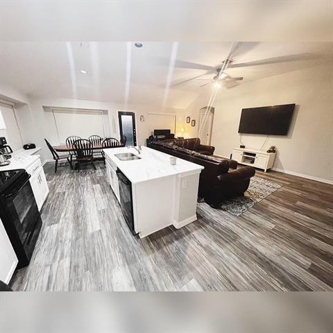 Foto del edificio - 4713 Homelands Way