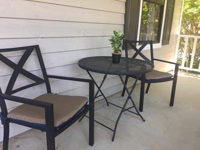 Building Photo - Spacious 3BR 2BA One-level West Knox