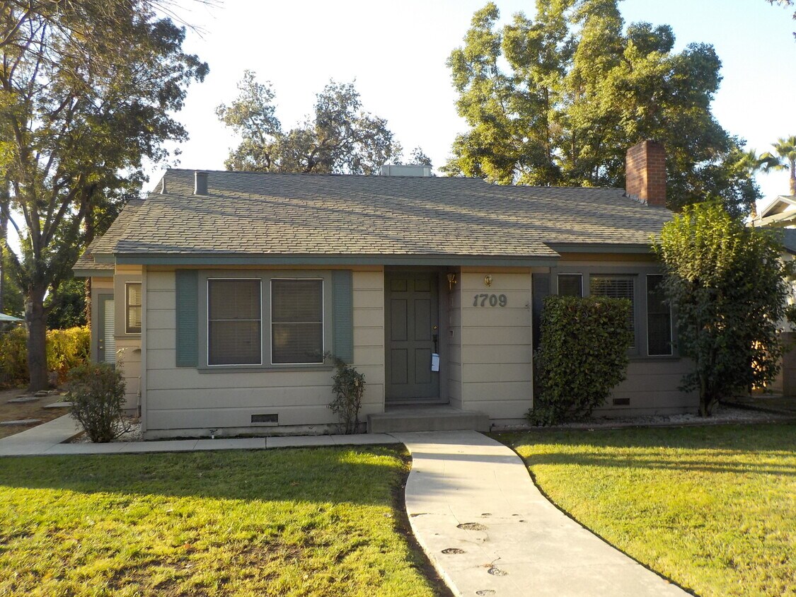 1709 W Main St, Visalia, CA 93291 House Rental in Visalia, CA