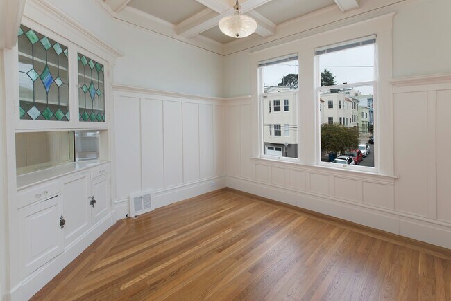 Building Photo - 555 14th St