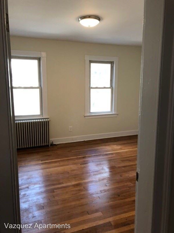 Building Photo - 66 Montague Pl