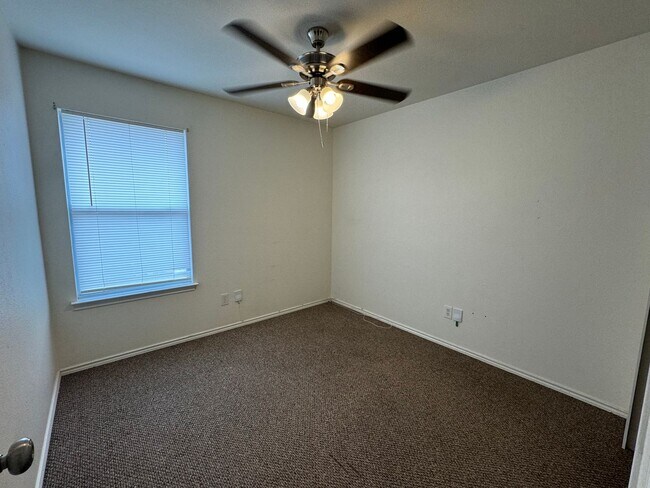 Foto del edificio - Coming soon.....Super Nice 3 Bedroom 2 bat...