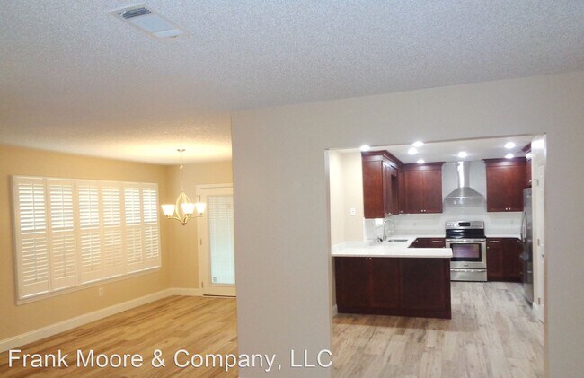 Building Photo - 3 br, 2 bath House - 10 St. Ives Drive