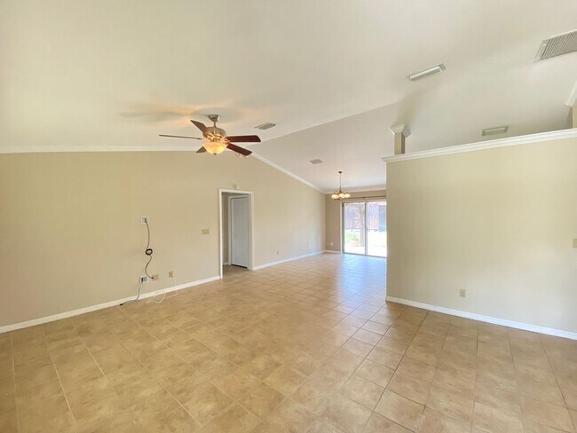 Building Photo - Desirable SW Rainbow Park Neighborhood 3/2...