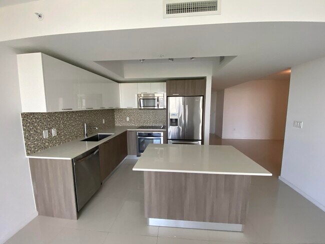 Foto del edificio - 5252 NW 87th Ave