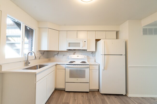 Building Photo - 650 S 500 E