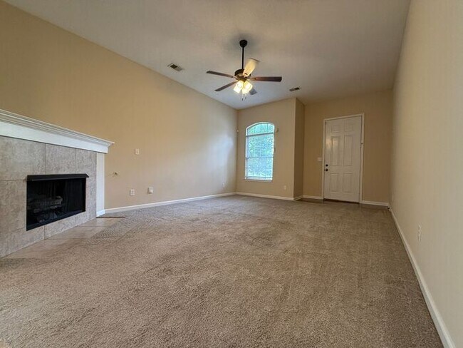 Foto del edificio - Gated Community - 3 Bedroom 2 Bathroom Cordova Rental Home