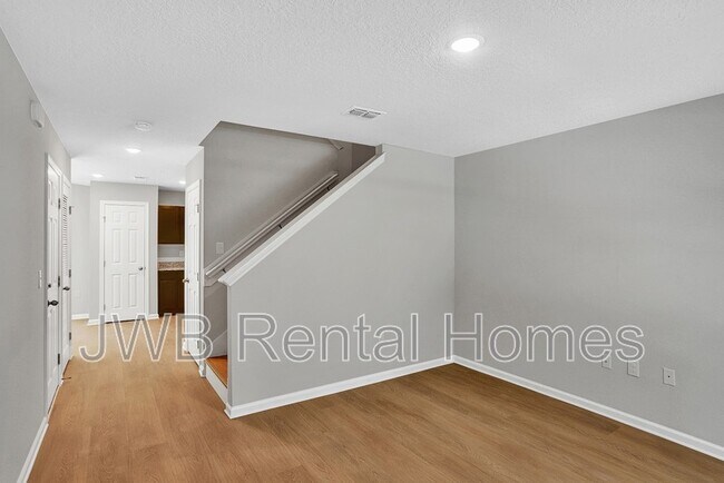 Foto del edificio - 1725 W 9th St