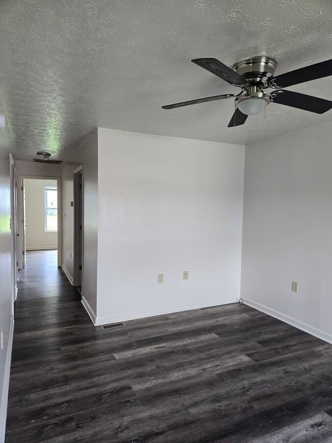 Building Photo - Two Bedroom, Two Bath in Mt Sterling!