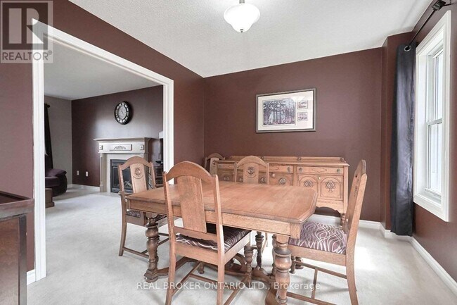 Building Photo - 41 Darcel Crescent