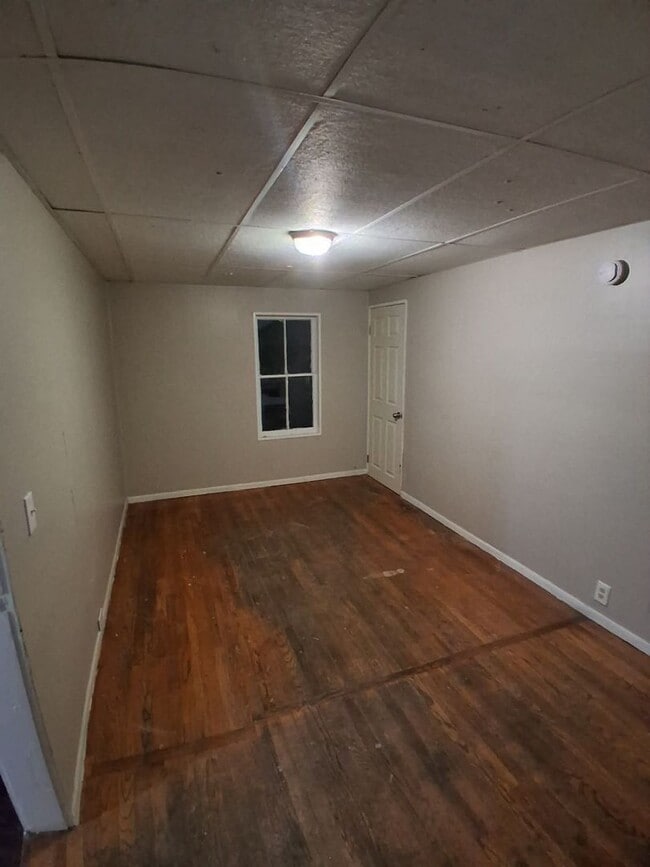 Building Photo - 8 Pulaski St