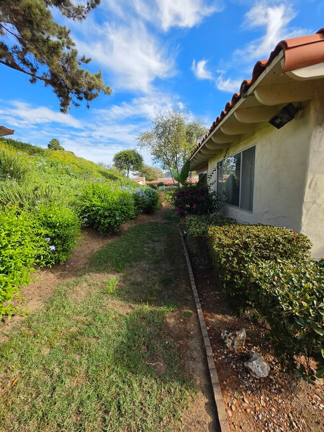 Building Photo - 16625 Roca Dr