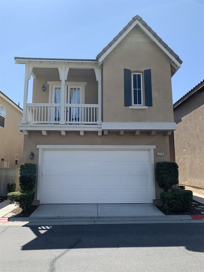 Building Photo - 3 br, 2.5 bath House - 1279 Ivy Terrace