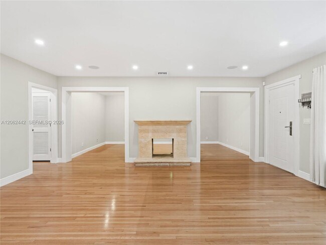 Foto del edificio - 680 NE 81st St