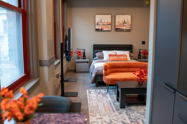 Spacious Designs - HQ Apartments