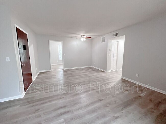 Foto del edificio - 8616 Countryshire Ln