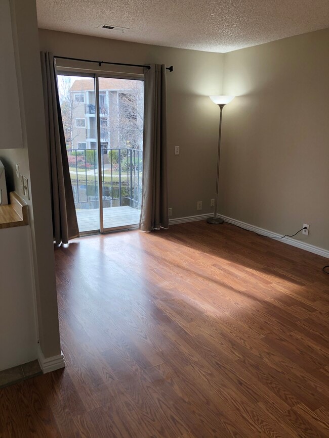 Foto del edificio - 1080 E Quail Park Dr