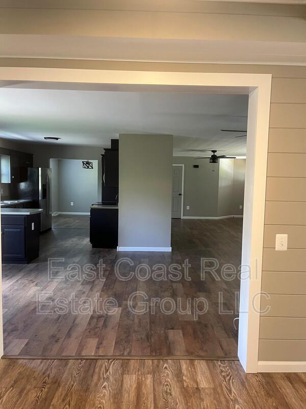 Foto del edificio - 18061 Crampton Ln