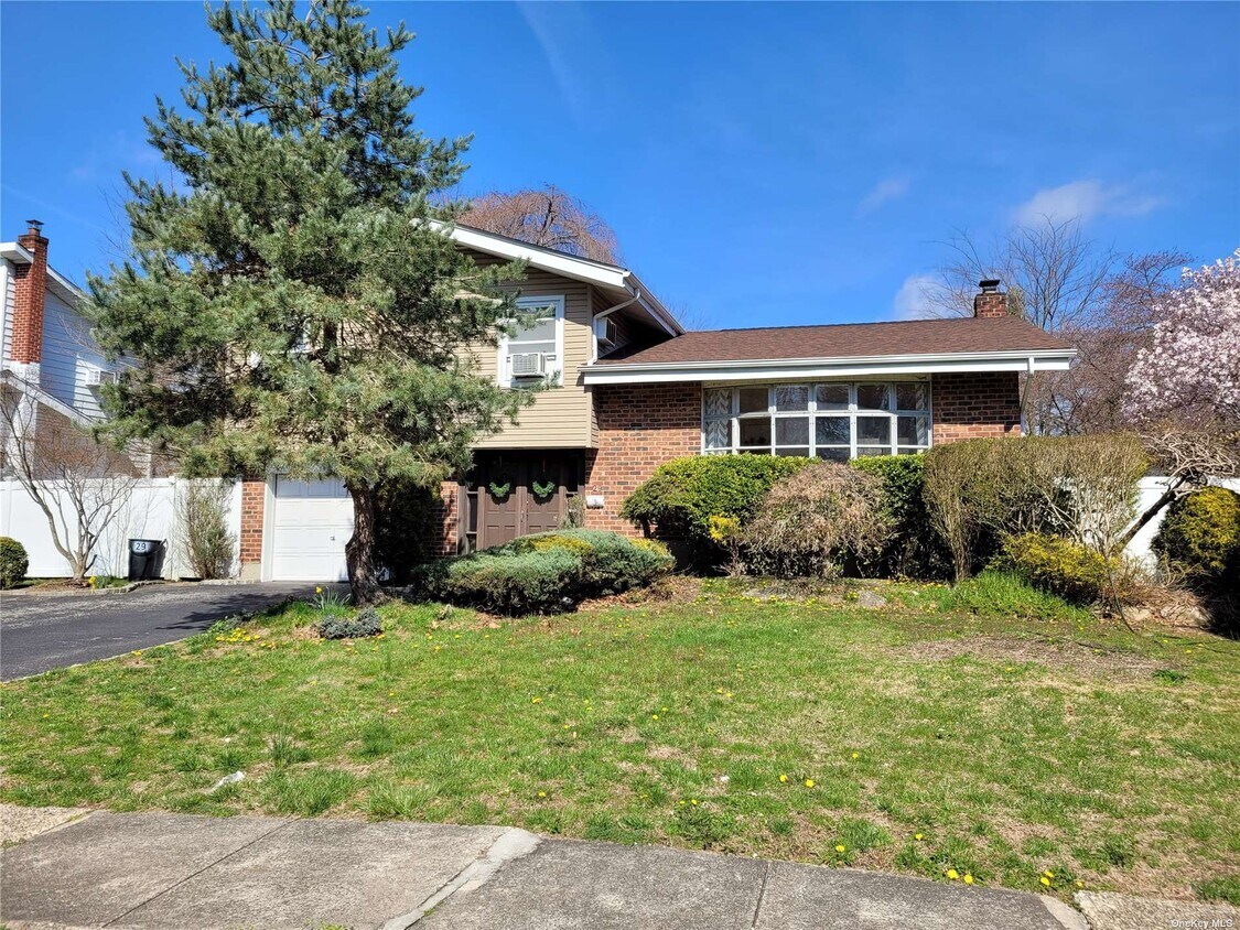 Primary Photo - 29 Village Dr