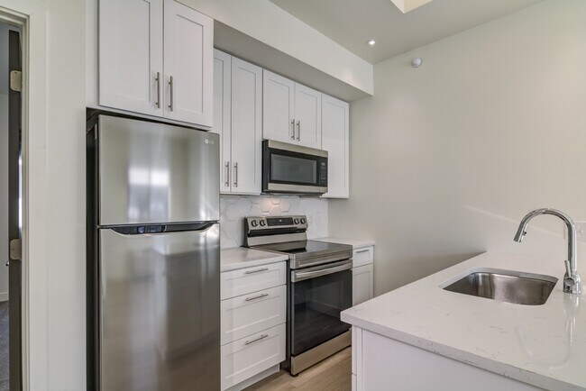 Foto del edificio - 3239 Fairfax St