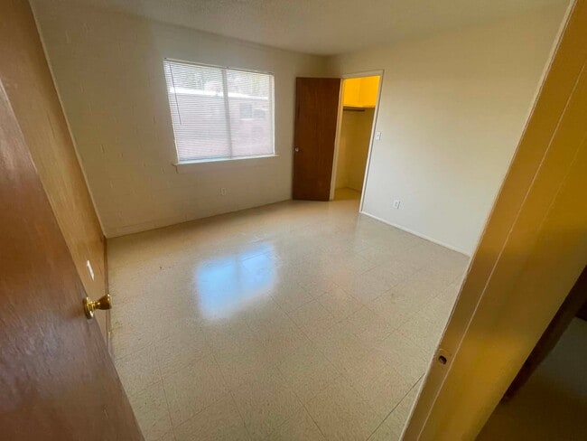 Photo - 16 E King Rd Apartment