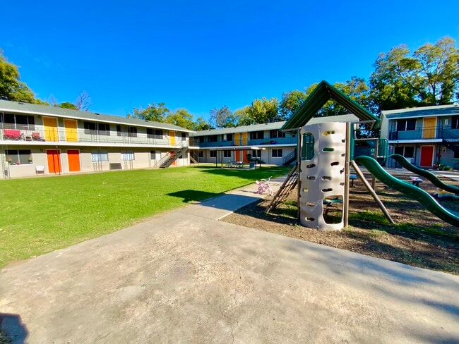 Building Photo - Sundance Apartments