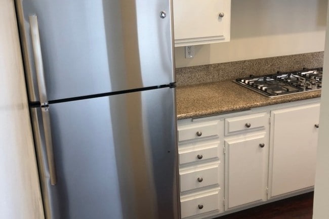 Building Photo - 515 W Duarte Rd