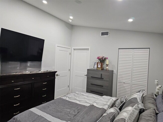 Foto del edificio - Southwest 177th Avenue, Miami, FL 33196 - 4 BR 2 BA single-family home