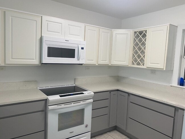 Building Photo - 2601 S Roosevelt Blvd