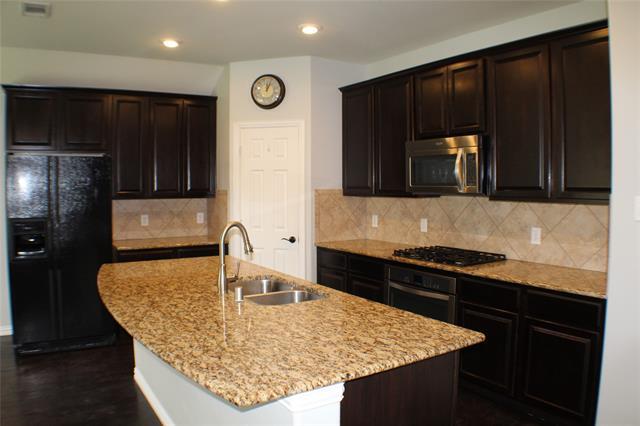 Building Photo - 612 Excalibur Dr