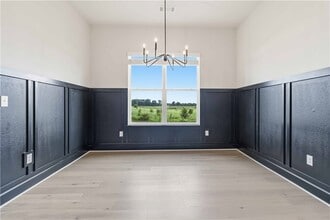Building Photo - 930 Trestle Ln